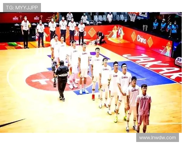 中国男篮逆转战胜韩国队，晋级亚洲杯四强展现顽强斗志