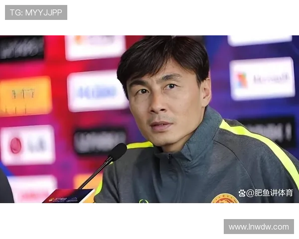 中国足球队备战世界杯预选赛，李铁强调年轻球员要勇于挑战自我