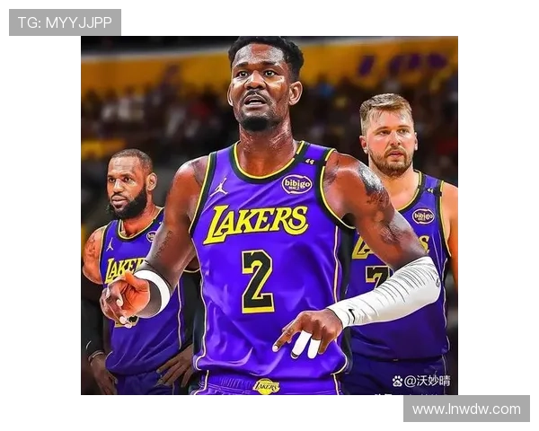 詹姆斯领衔湖人调整阵容冲击季后赛西部格局再生变引发联盟关注